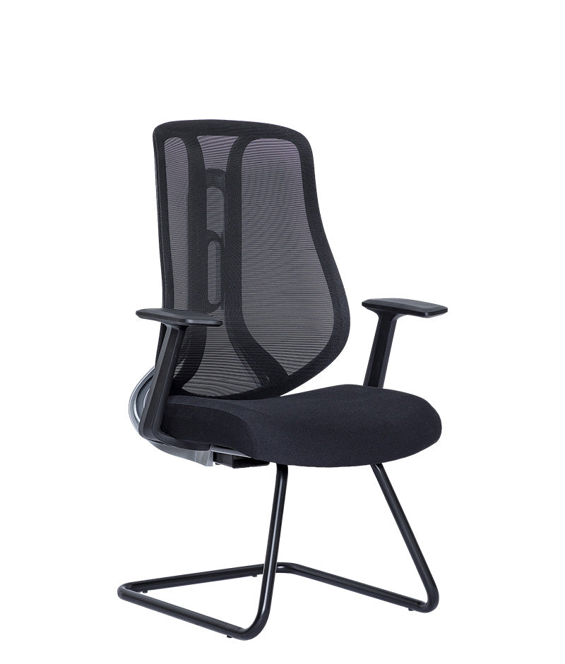 Silla visitante AC-40V negra con base trineo, vista tres cuartos