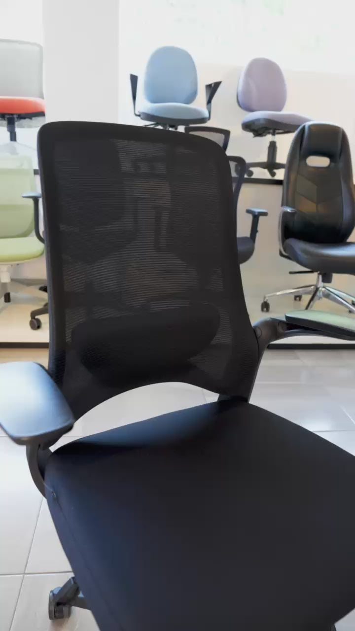 Silla Operativa Dolphin | Malla Ergonómica y Brazos Abatibles